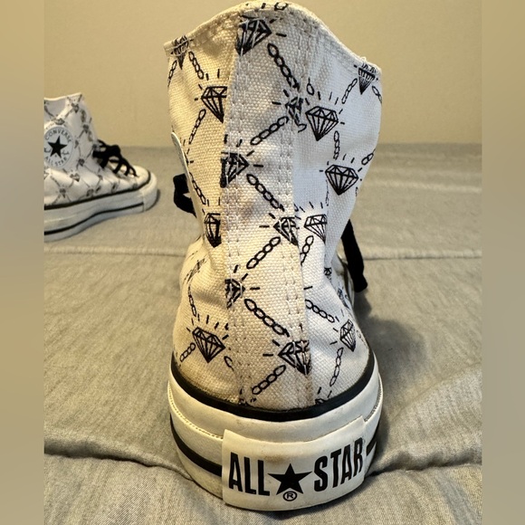 Stylish Women's High-Top Sneakers - Picture 12 of 14